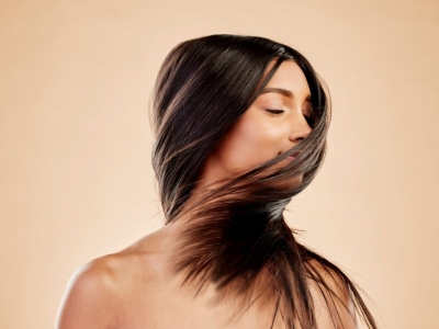 Świadoma koloryzacja – dlaczego warto wybrać naturalne farby do włosów?